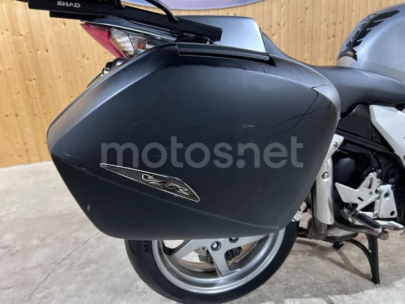 Honda VFR800F - Vista 36