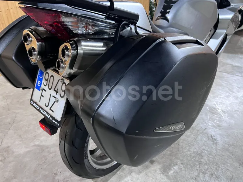 Honda VFR800F - Vista 37