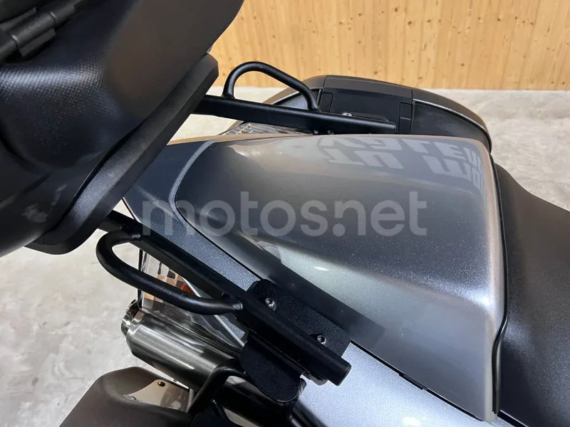 Honda VFR800F - Vista 39