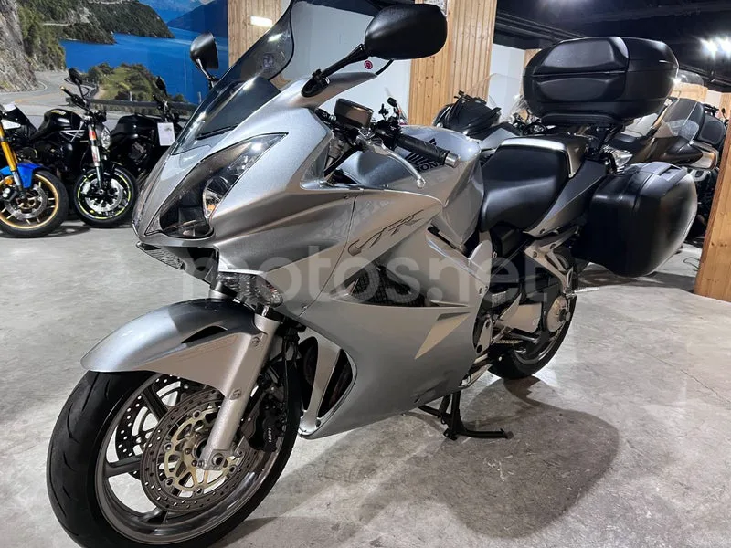 Honda VFR800F - Vista 5