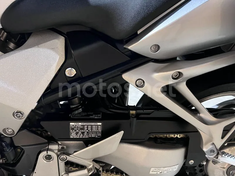 Honda VFR800F - Vista 60
