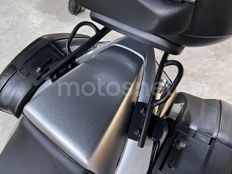 Honda VFR800F - Vista 65