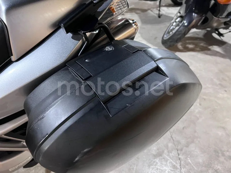 Honda VFR800F - Vista 66