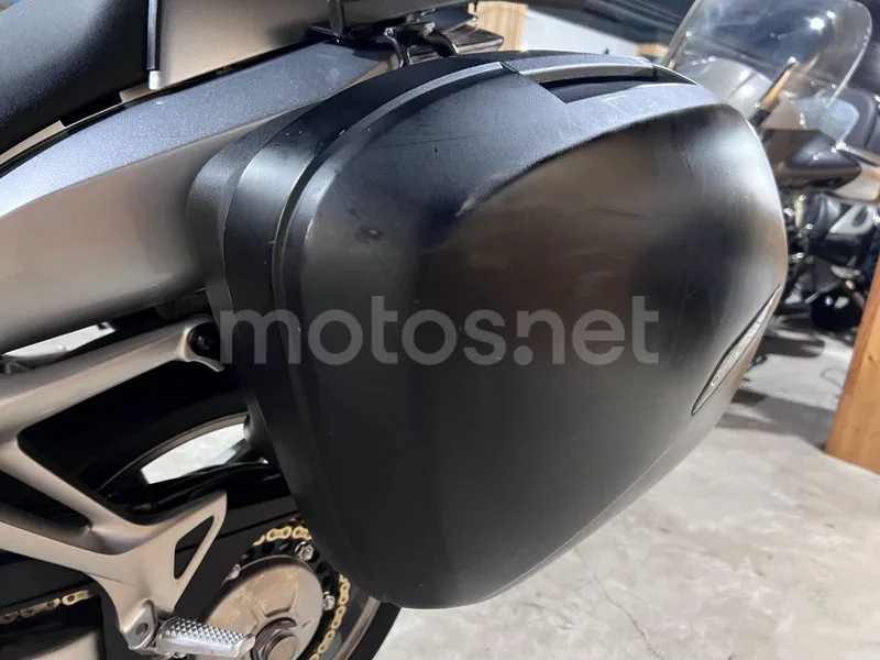 Honda VFR800F - Vista 67