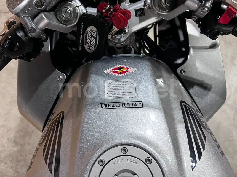 Honda VFR800F - Vista 74