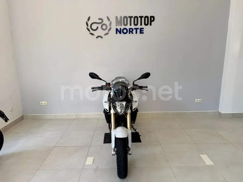 BMW F 800 R - Vista 3