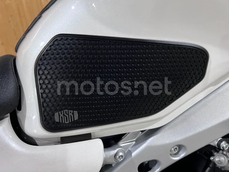 Yamaha XSR900 GP - Vista 25