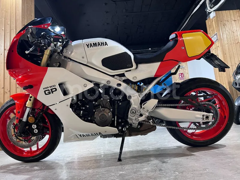 Yamaha XSR900 GP - Vista 4