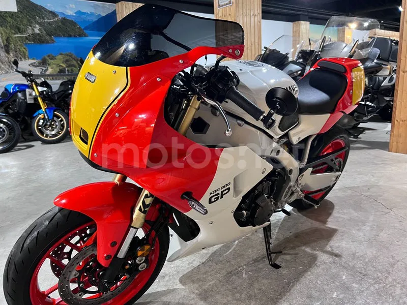 Yamaha XSR900 GP - Vista 5