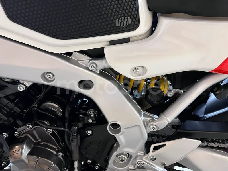 Yamaha XSR900 GP - Vista 53