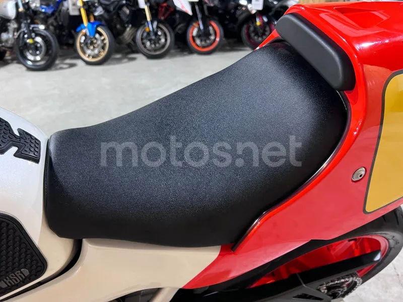 Yamaha XSR900 GP - Vista 55