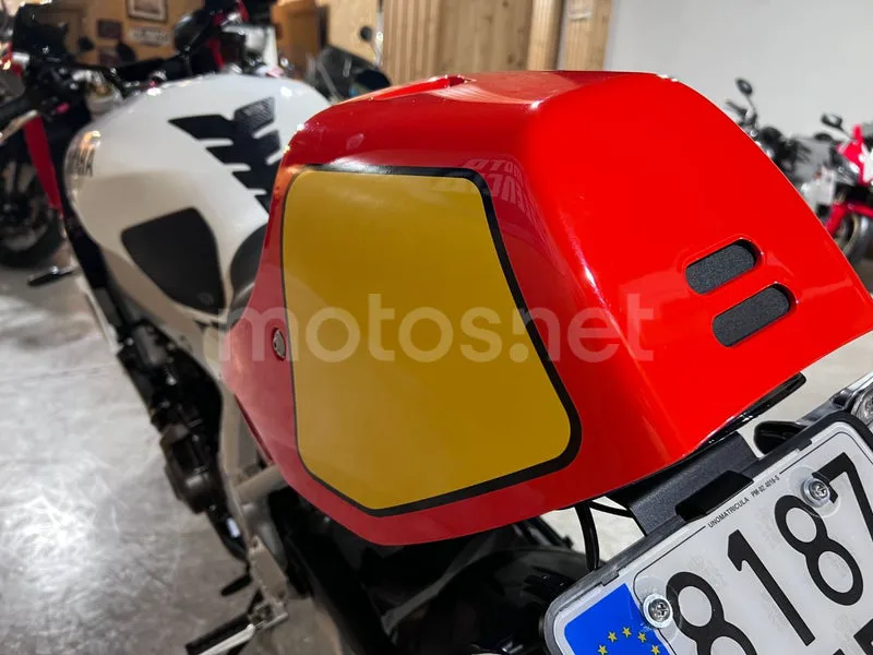 Yamaha XSR900 GP - Vista 60