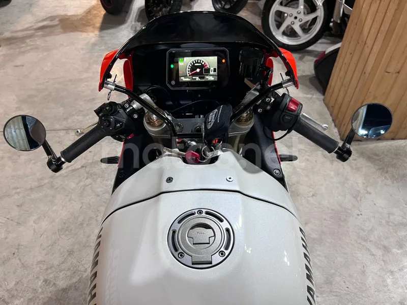Yamaha XSR900 GP - Vista 62