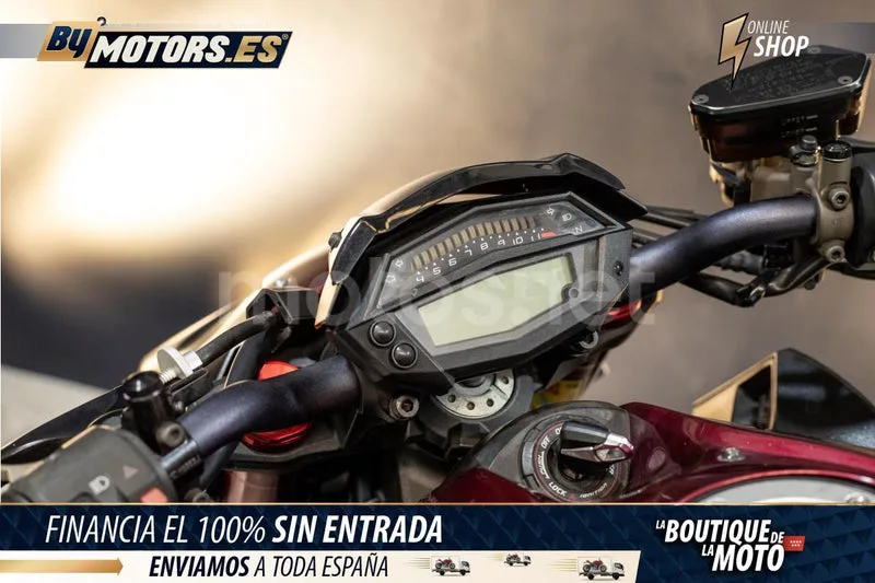 Kawasaki Z1000 - Vista 18