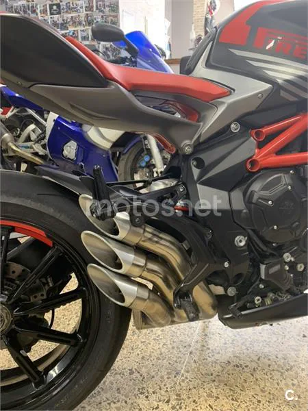 MV Agusta Brutale - Vista 4