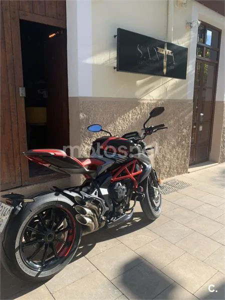 MV Agusta Brutale - Vista 5