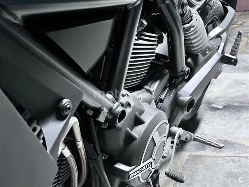 Ducati Scrambler - Vista 3