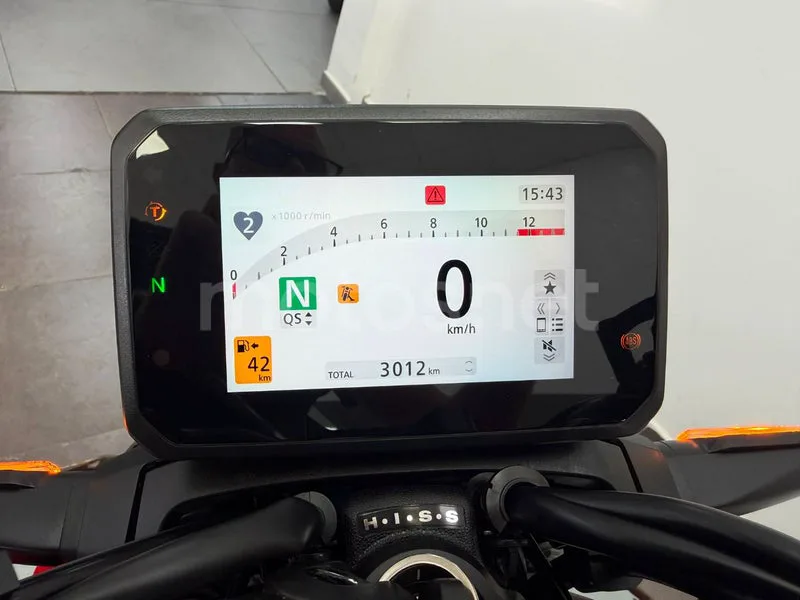 Honda CB1000 Hornet - Vista 15