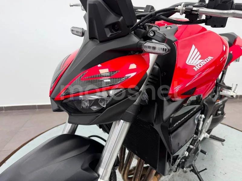 Honda CB1000 Hornet - Vista 19