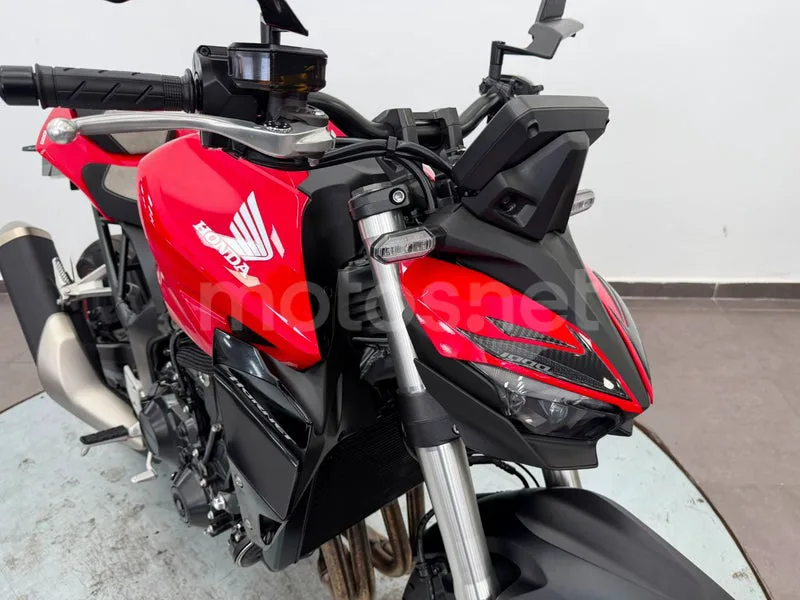Honda CB1000 Hornet - Vista 23