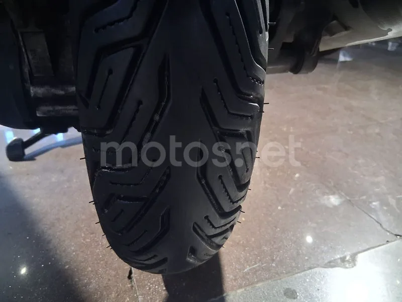 Suzuki Burgman 200 - Vista 11