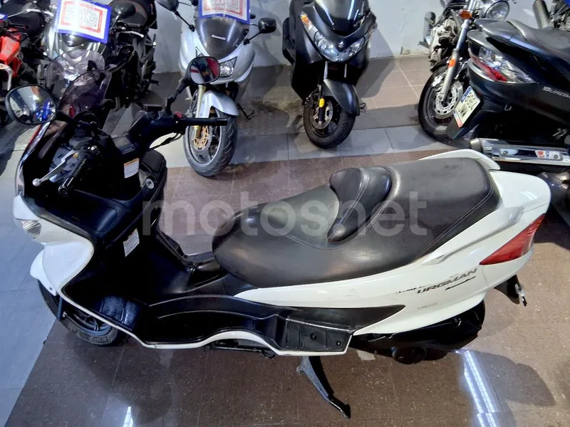 Suzuki Burgman 200 - Vista 12