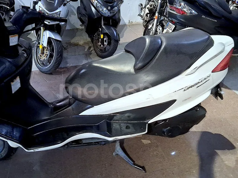 Suzuki Burgman 200 - Vista 17
