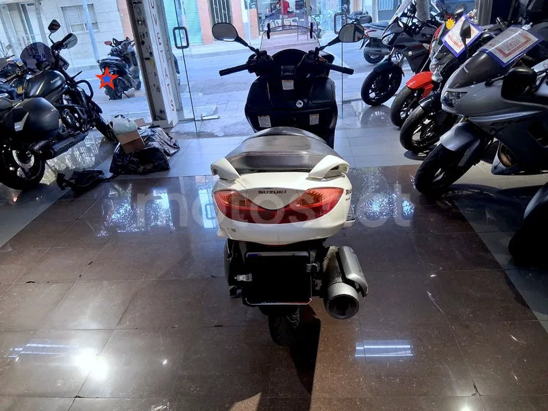 Suzuki Burgman 200 - Vista 5