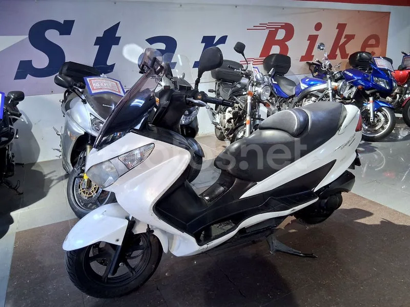 Suzuki Burgman 200 - Vista 6