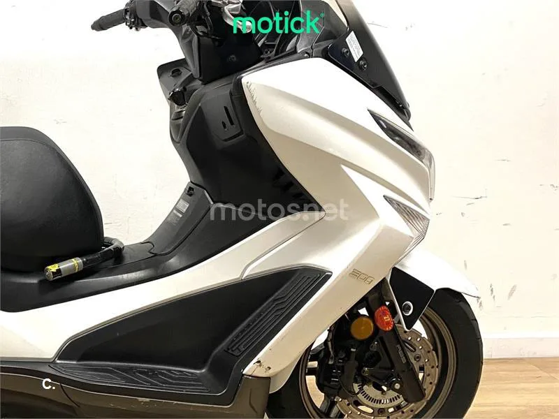 Kymco Grand Dink 300 - Vista 3