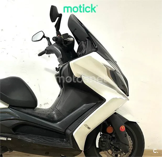 Kymco Super Dink 350 - Vista 3