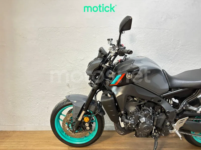 Yamaha MT-09 - Vista 8