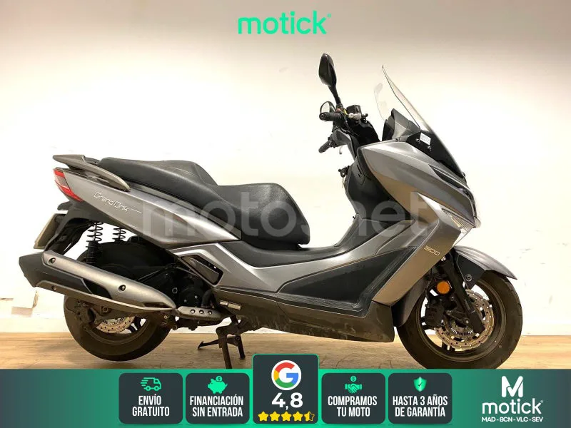Kymco Grand Dink 300 2540 € 2021 Barcelona - 1