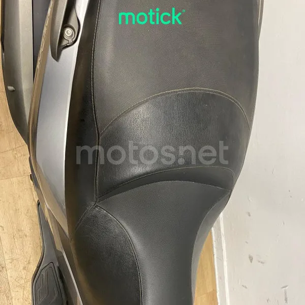 Kymco Grand Dink 300 - Vista 6