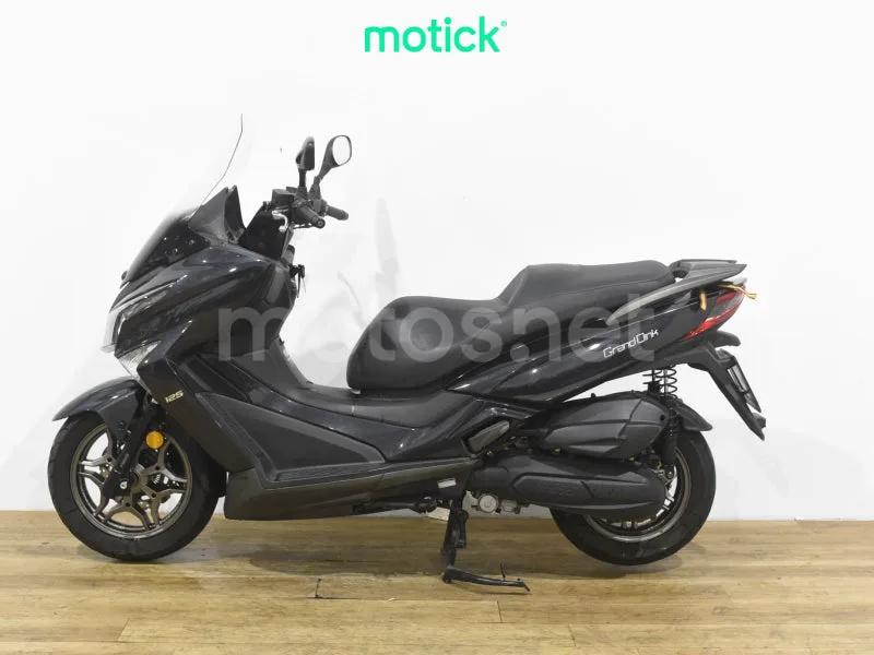 Kymco Grand Dink 125 - Vista 7