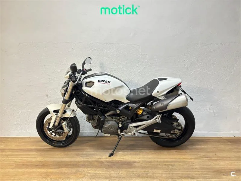 Ducati Monster 696 - Vista 7