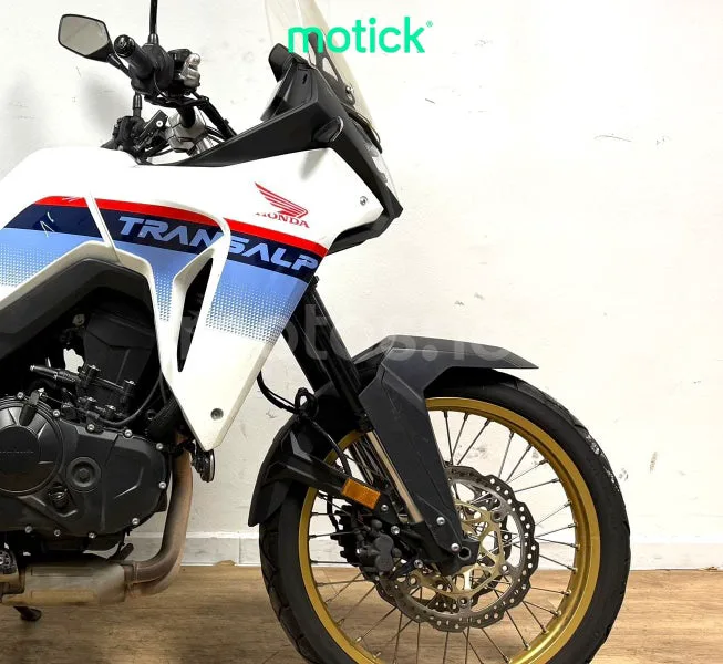 Honda XL750 Transalp - Vista 4