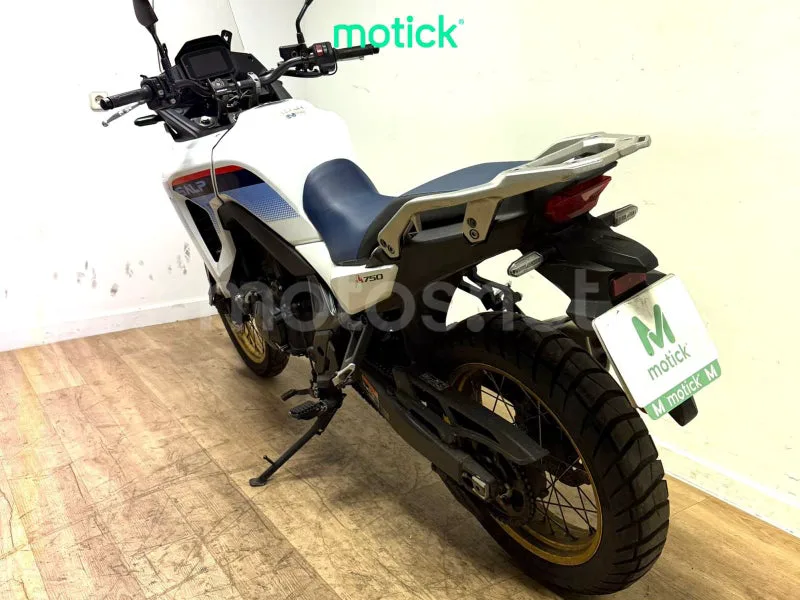 Honda XL750 Transalp - Vista 6