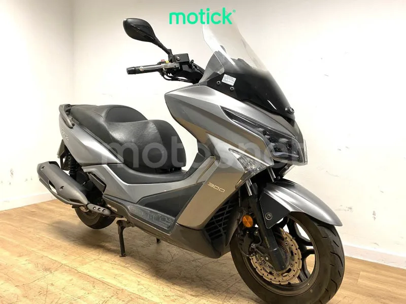 Kymco Grand Dink 300 2540 € 2021 Madrid - 2