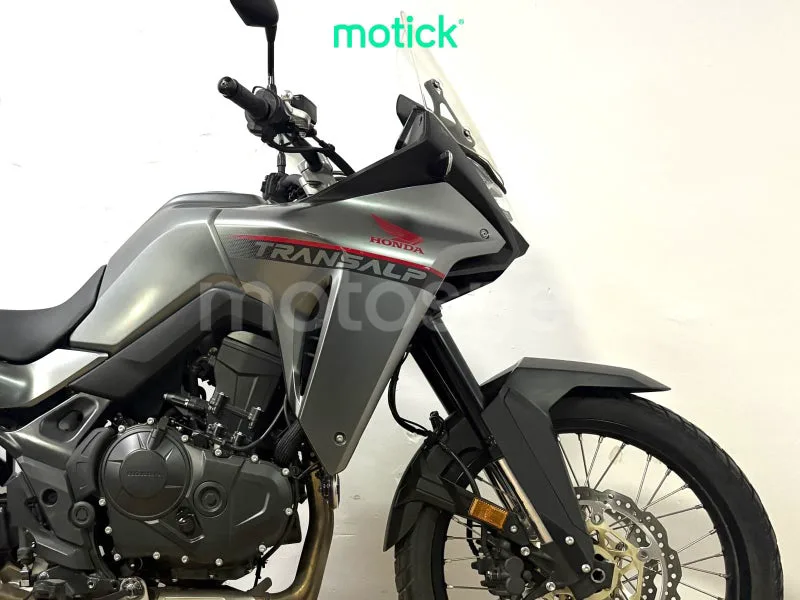 Honda XL750 Transalp - Vista 3