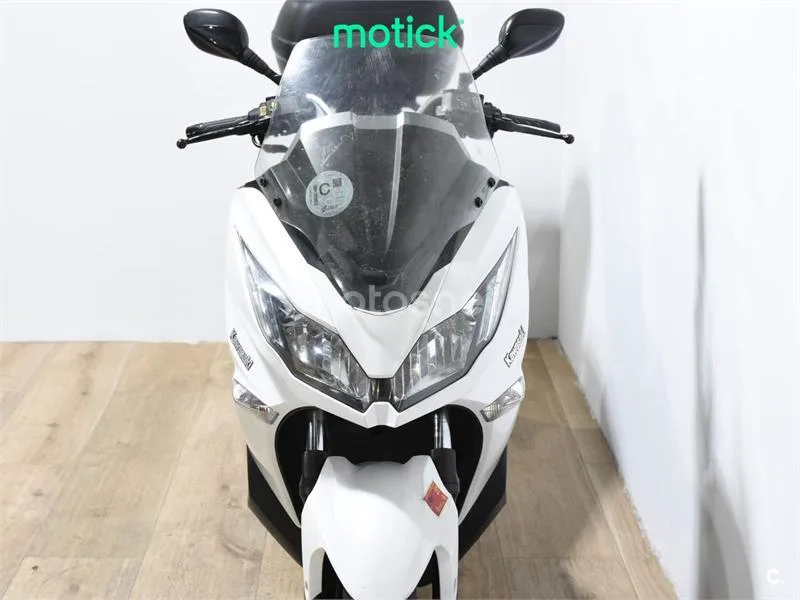 Kawasaki J300 - Vista 11