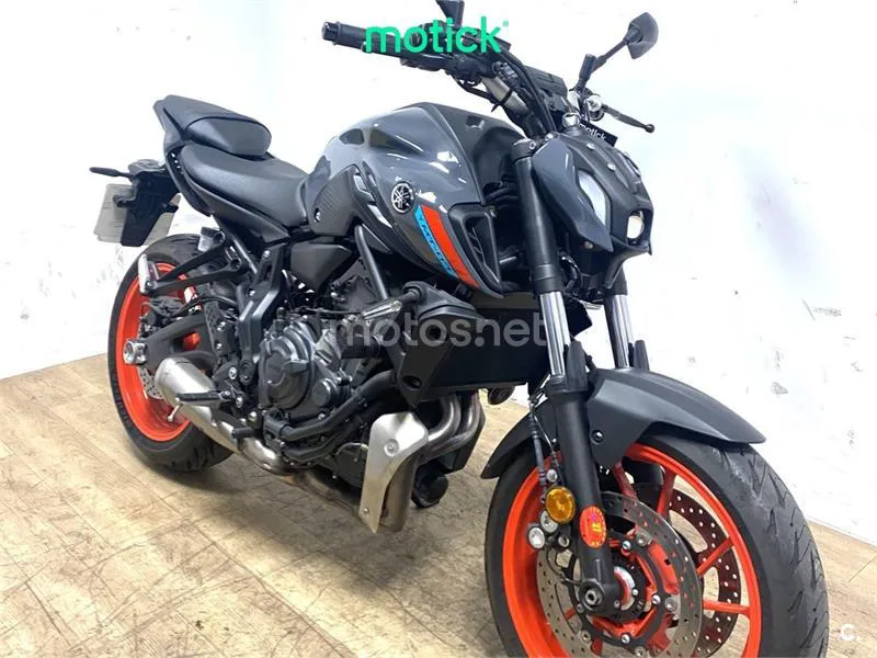 Yamaha MT-07 - Vista 12