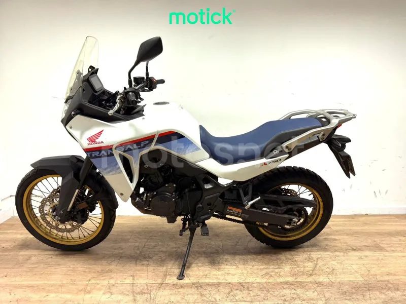 Honda XL750 Transalp - Vista 8