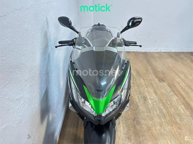 Kawasaki J300 - Vista 11