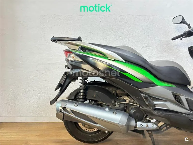 Kawasaki J300 - Vista 3