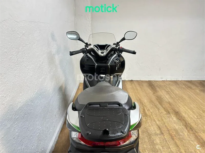 Kawasaki J300 - Vista 6