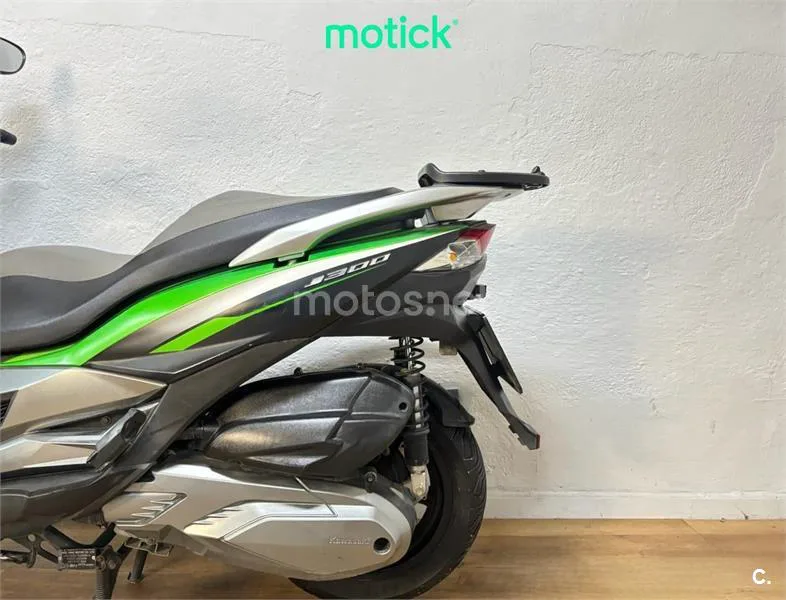 Kawasaki J300 - Vista 9