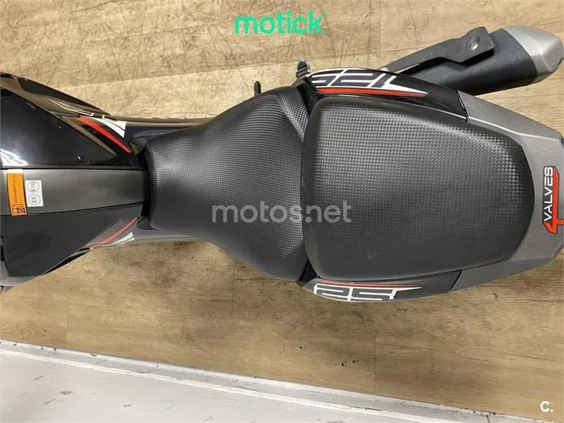 Keeway RKF 125 - Vista 6