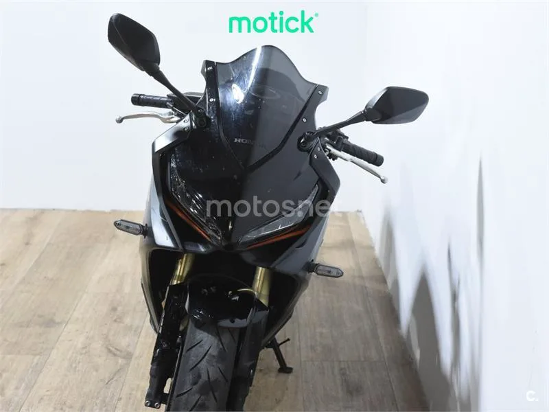 Honda CBR650R - Vista 11