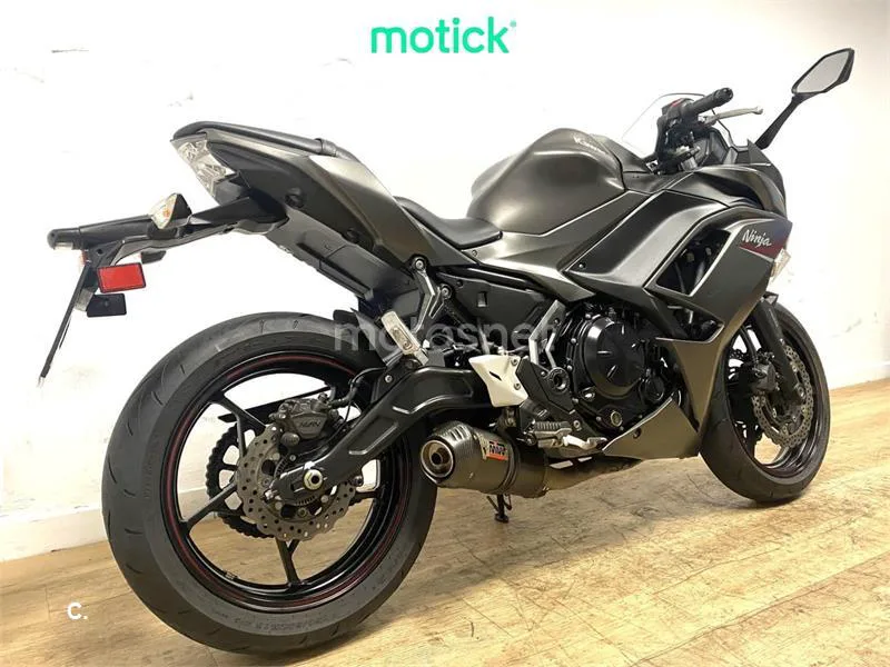 Kawasaki Ninja 650 - Vista 8